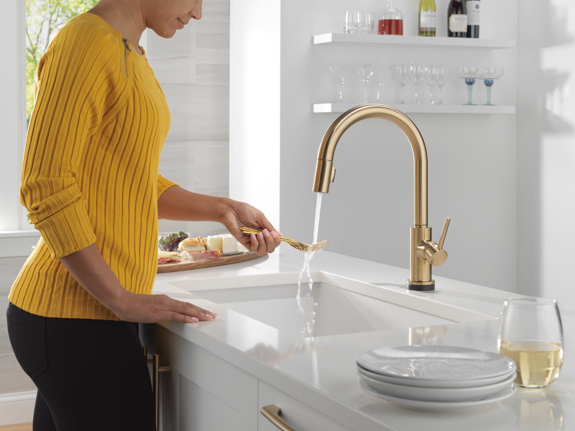 VoiceIQ® Kitchen Faucet with Touch2O® Technology with Touchless
