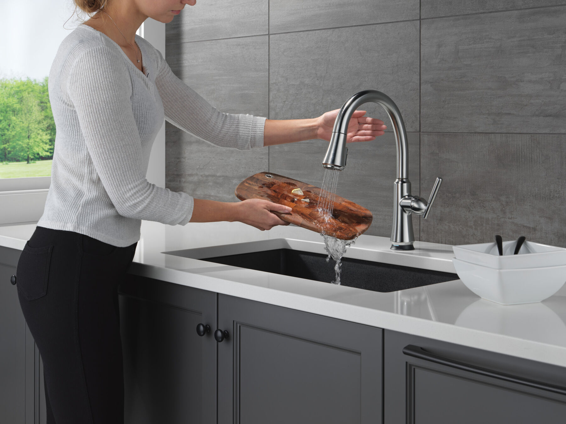 Touch<sub>2</sub>O® Technology Kitchen Faucet with Touchless Technology, image 6