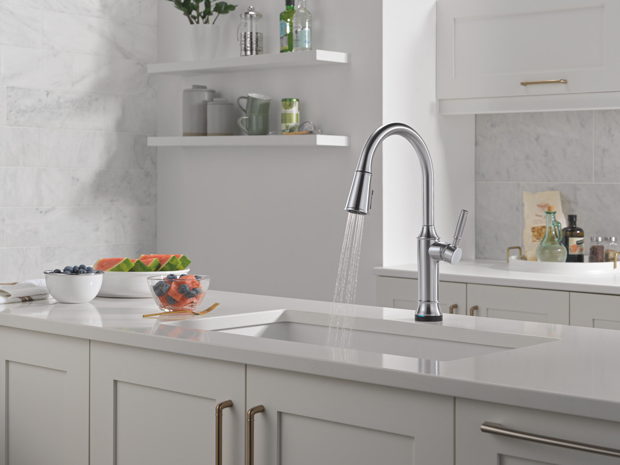 シルバーフローライト9.8kg ーtot 034 Touch2O® Technology Kitchen Faucet with Touchless Technology in