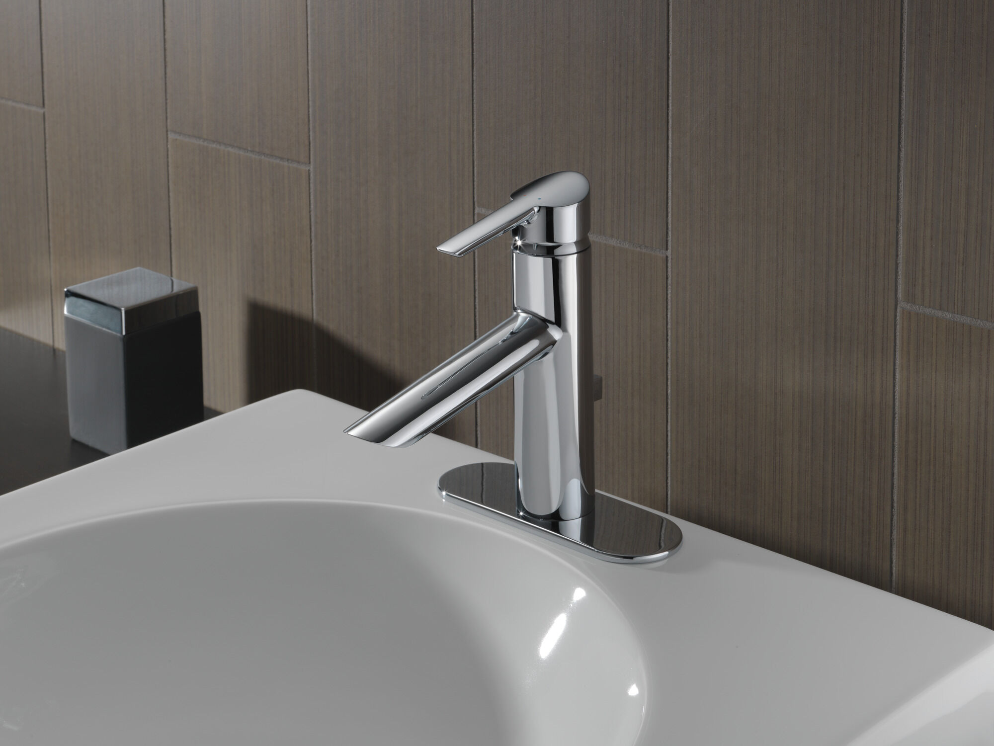 Single Handle Bathroom Faucet in Chrome 561LF-MPU | Delta Faucet
