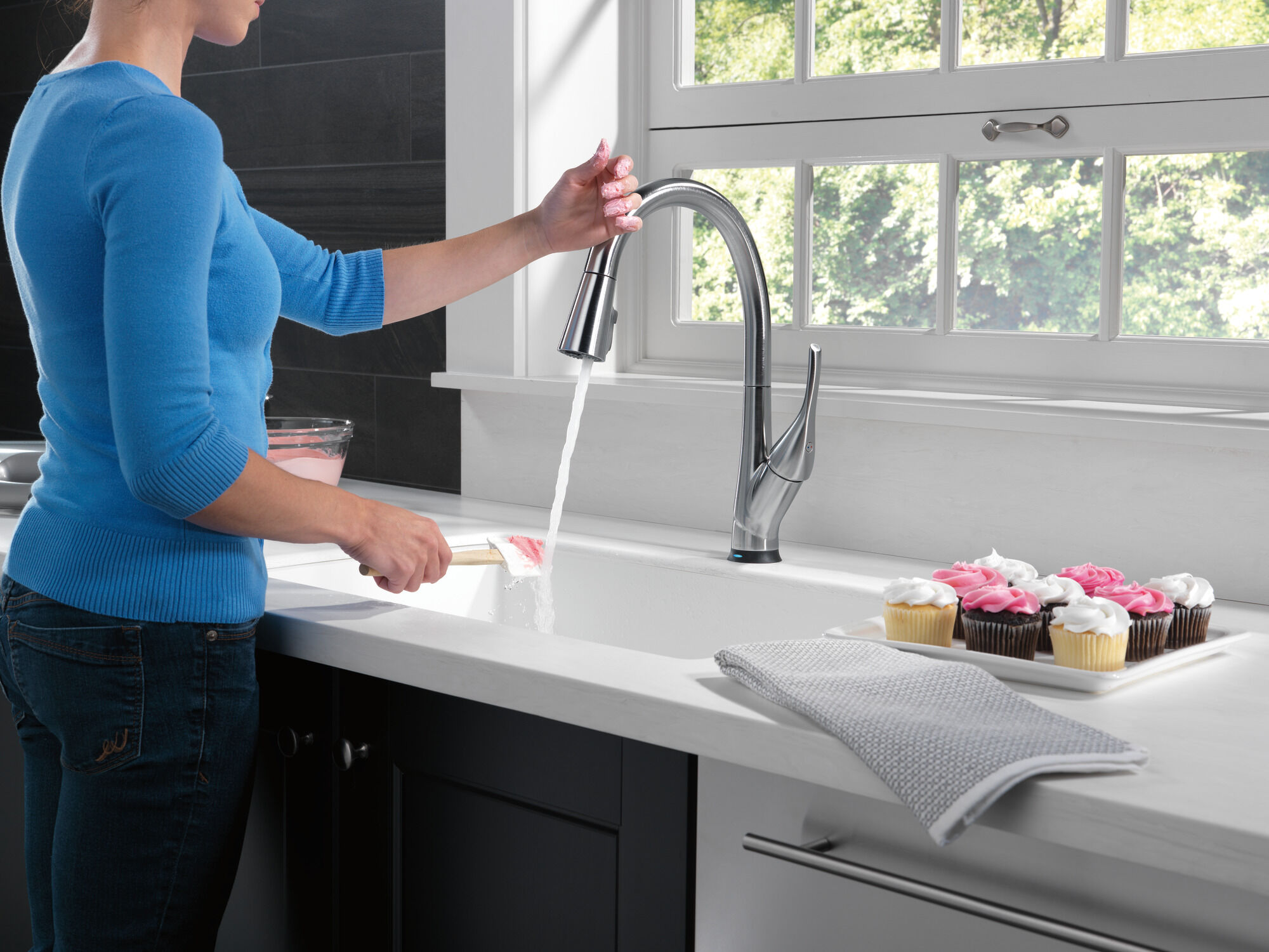 Single Handle Pull-Down Kitchen Faucet with Touch2O® and