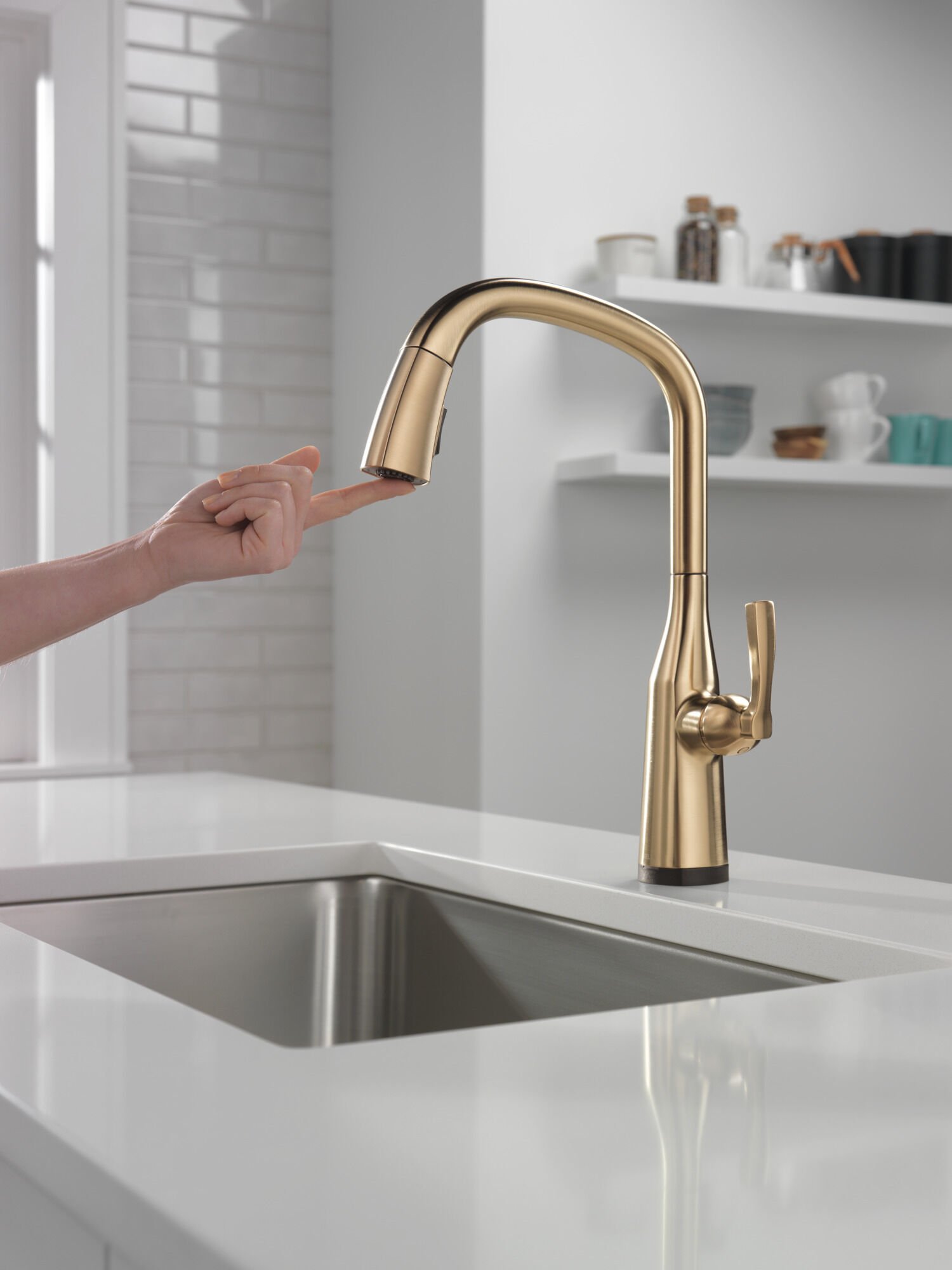Touch2O® Pull-Down Kitchen 1L w/ Voice in Lumicoat® Champagne
