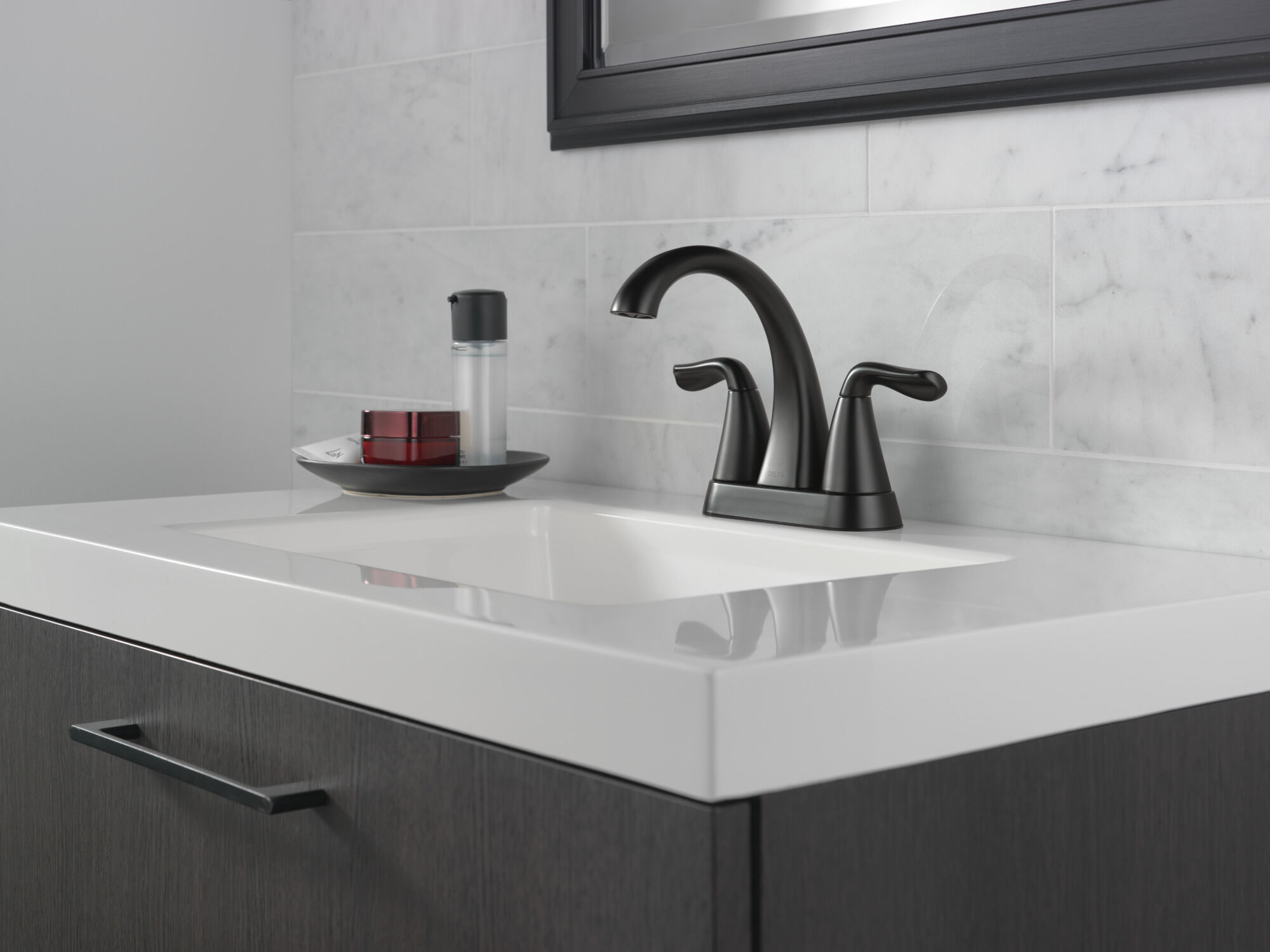 黒松 Amazon.co.jp: 盆栽：黒松（モダン陶器鉢 ）*苔と寒水付き くろまつ