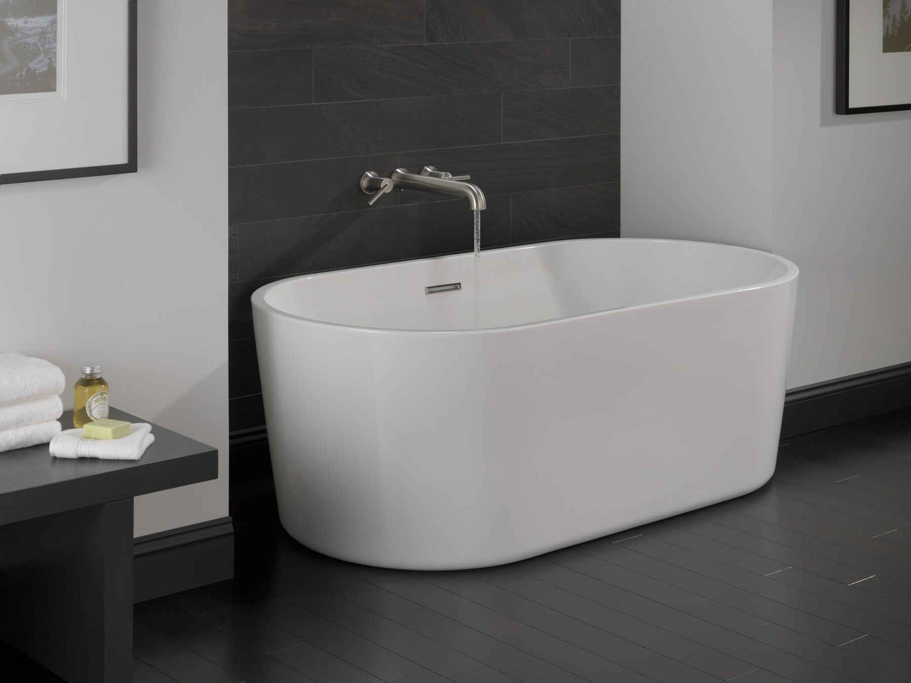 60 in. x 30 in. Freestanding Tub with Center Drain in High Gloss White ...