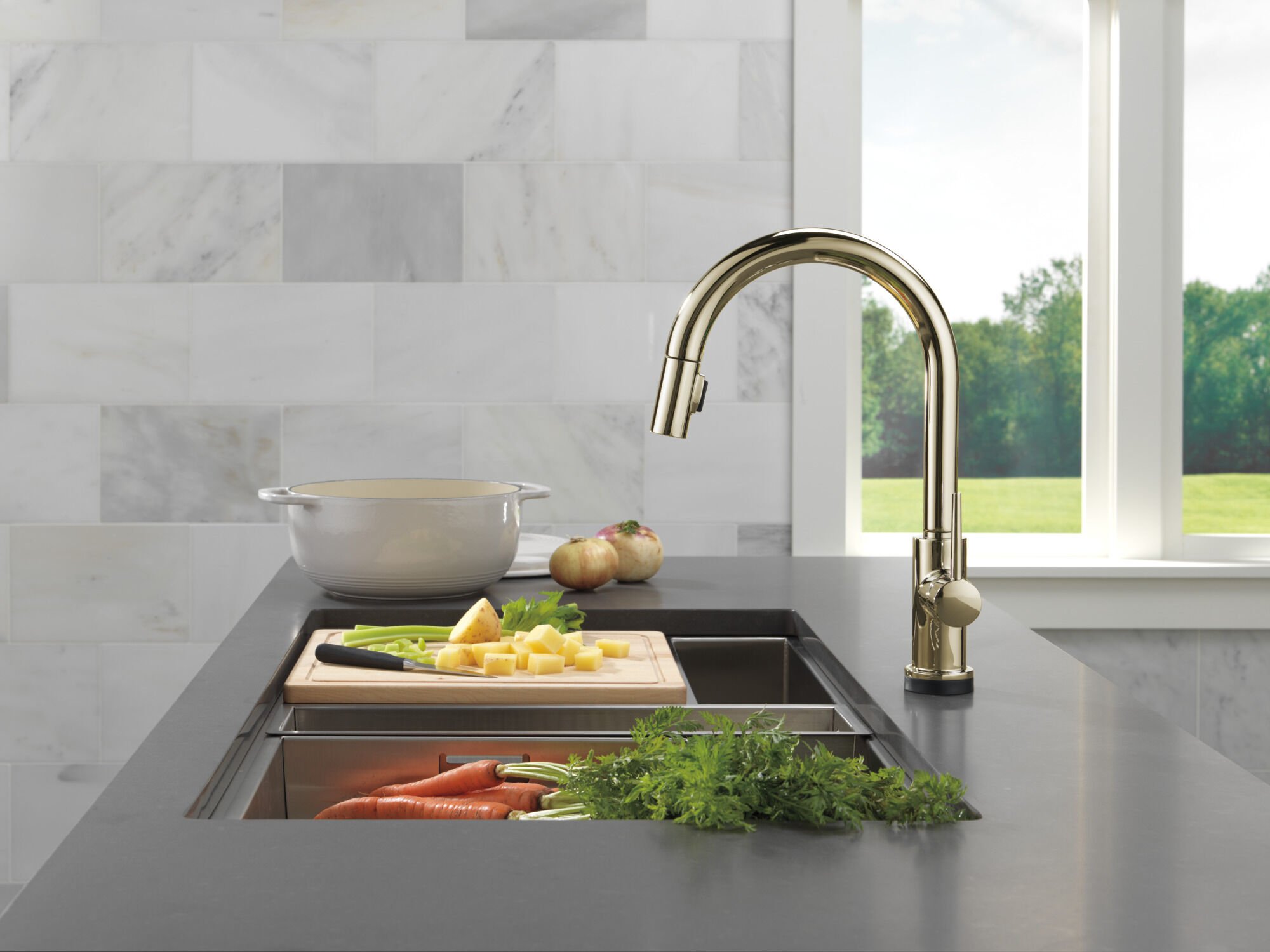 Touch2O® Technology Kitchen Faucet with Touchless Technology in