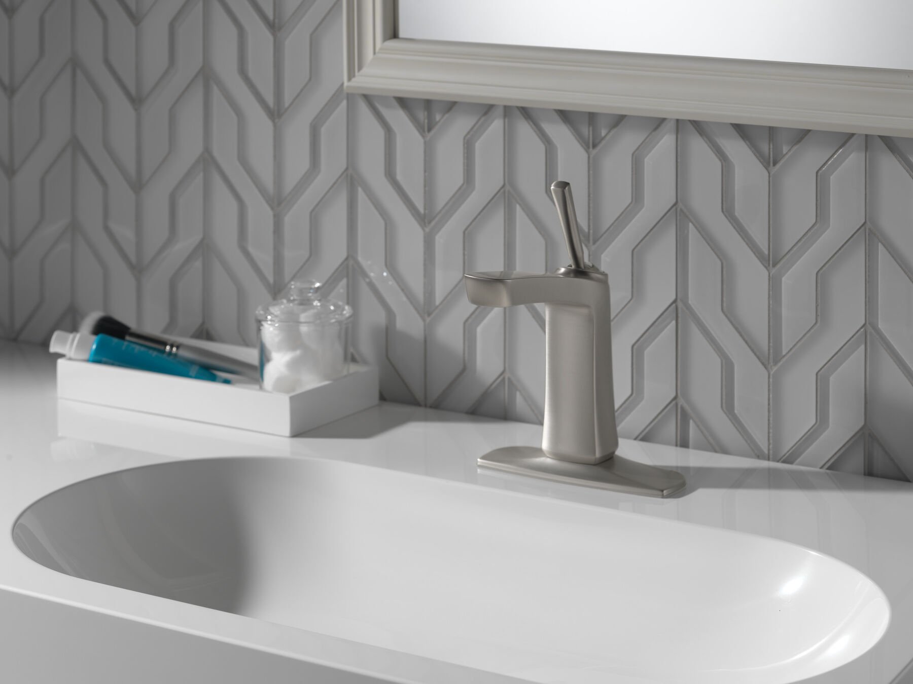 Single Handle Centerset Bathroom Faucet