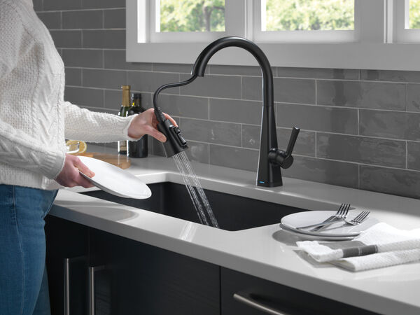 Single Handle Pull Down Kitchen Faucet With Touch2o Technology 19802tz Bl Dst Delta Faucet