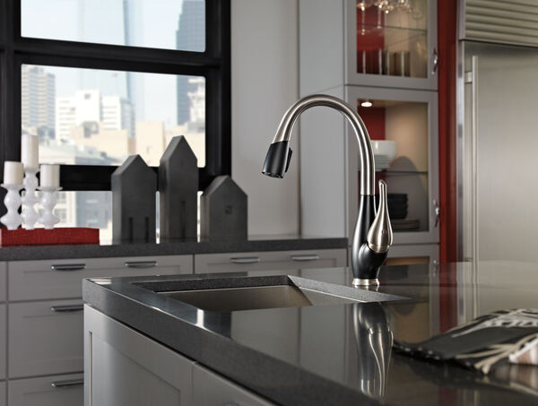 Single Handle Pull-Down Kitchen Faucet