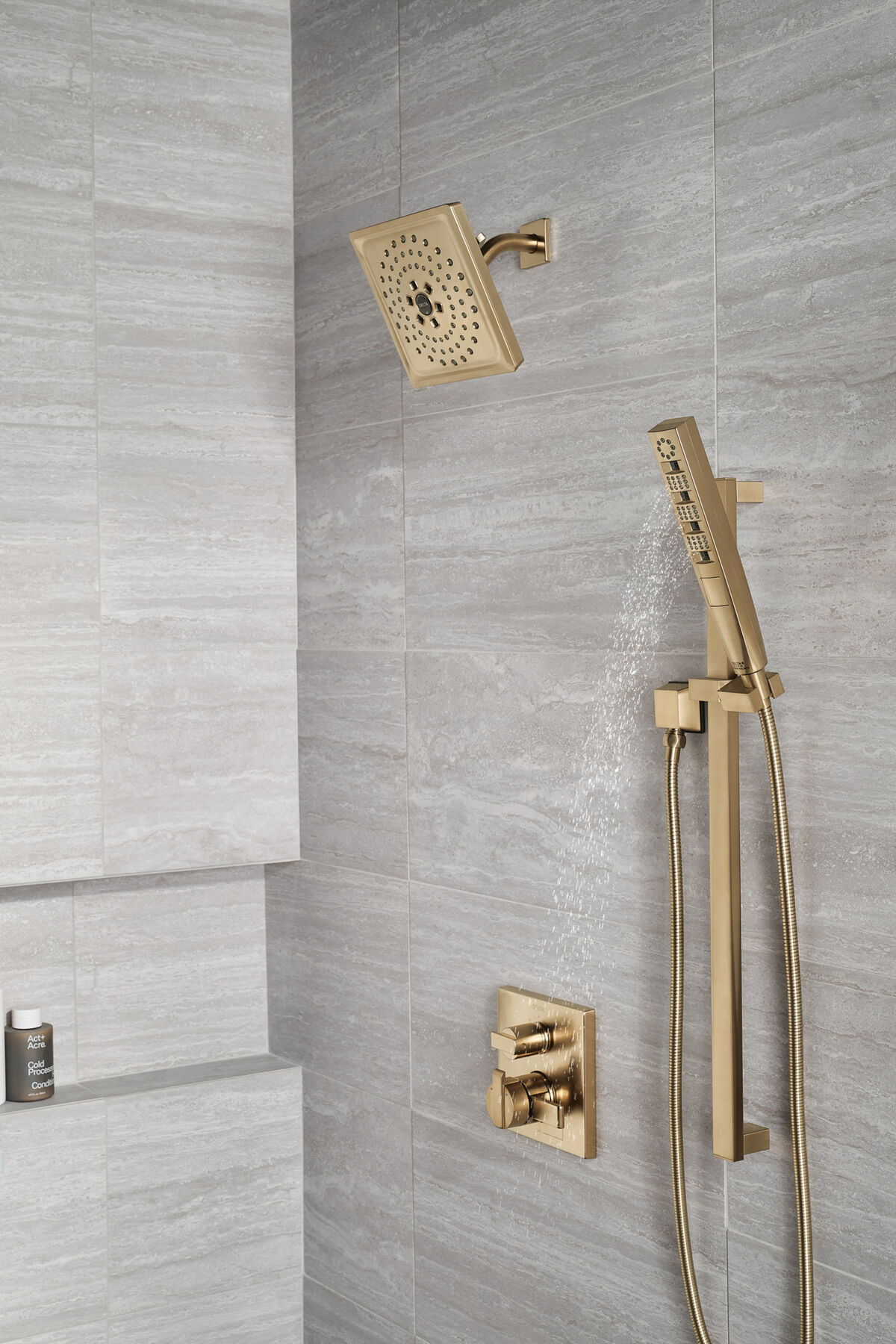 Angular Modern Monitor&reg; 17 Series Valve Trim with 3-Setting Integrated Diverter