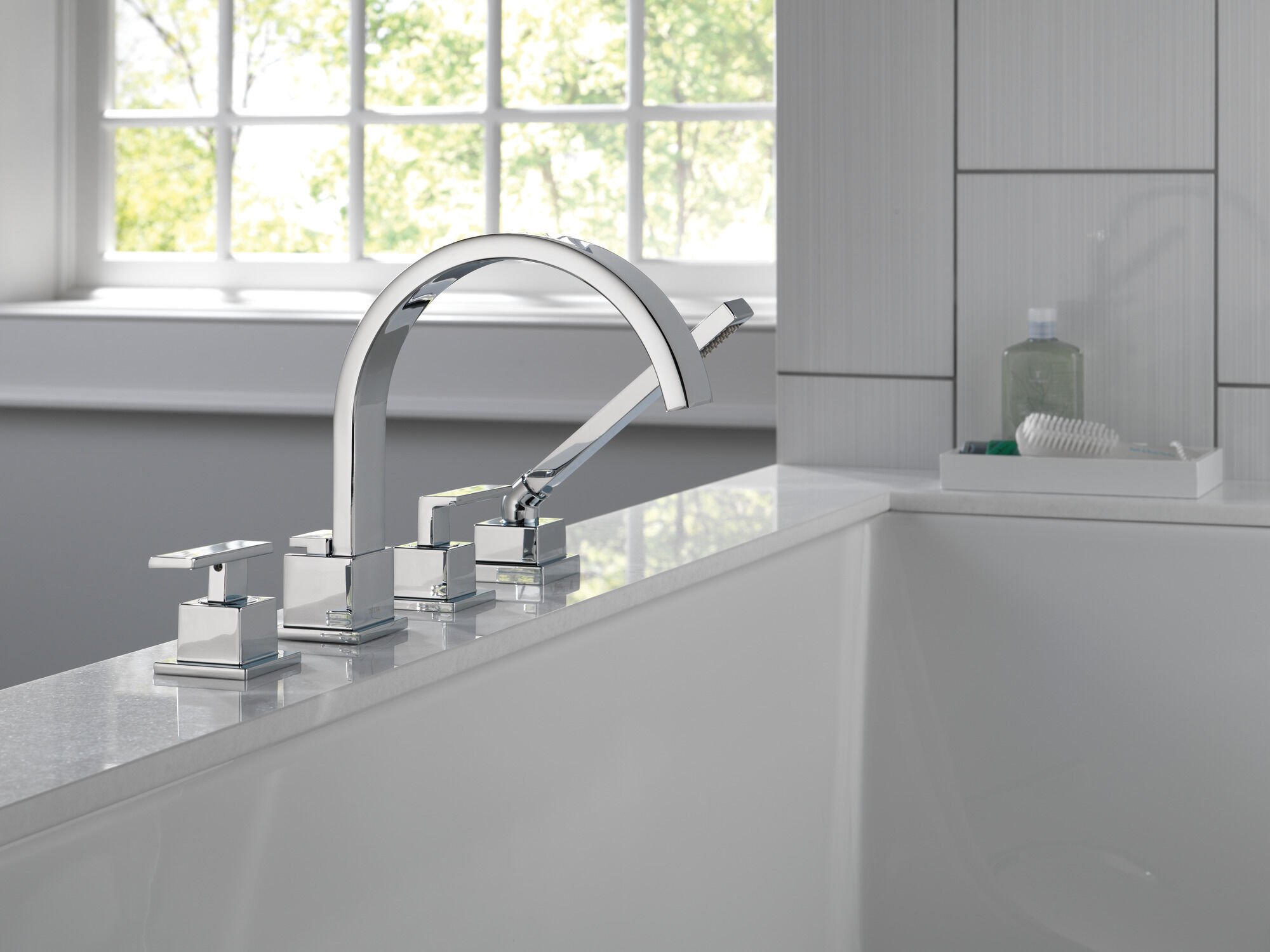 Roman Tub Trim with Hand Shower in Chrome T4753 | Delta Faucet