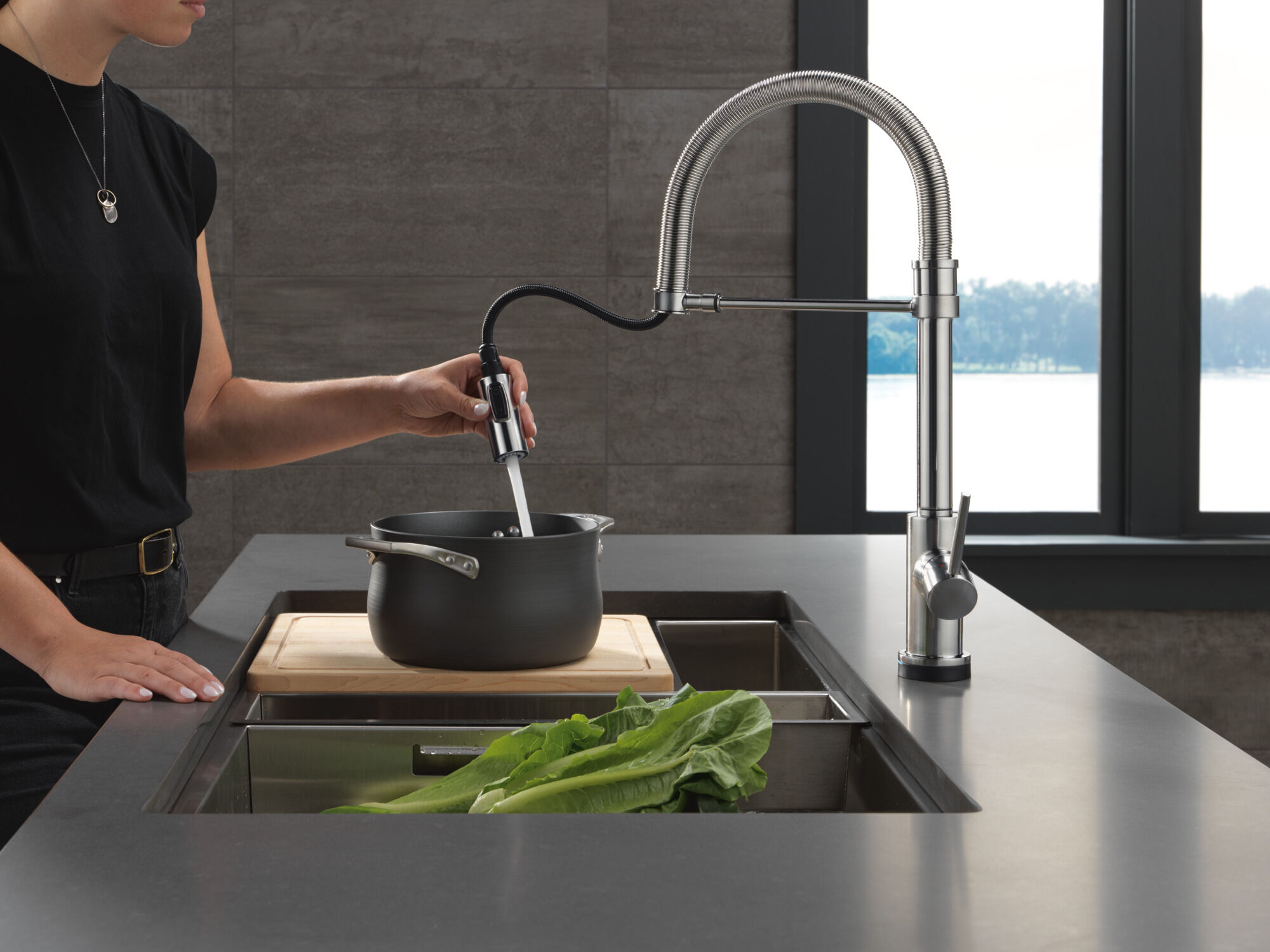 Touch2O® Technology Kitchen Faucet with Touchless Technology in