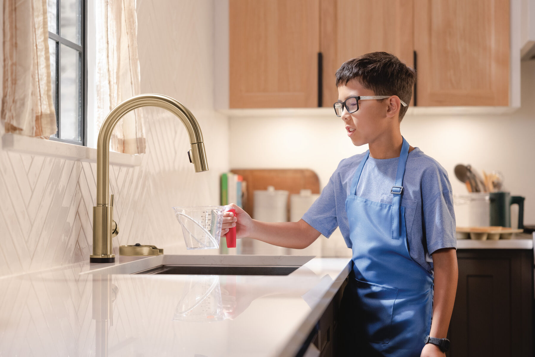 Metal Glass Rinser in Champagne Bronze GR250CZ Delta Faucet