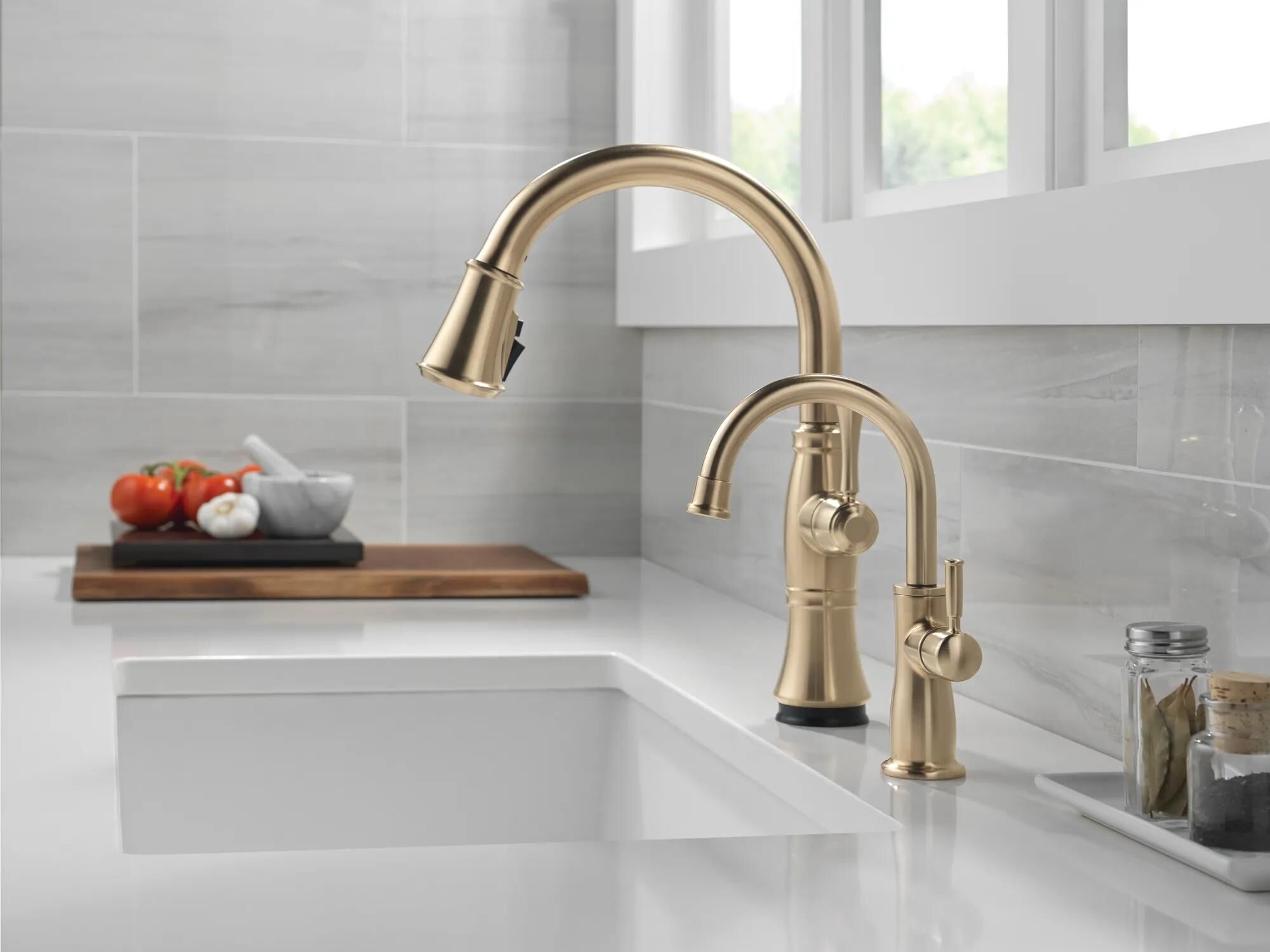 Traditional Beverage Faucet in Champagne Bronze 1960-CZ-DST