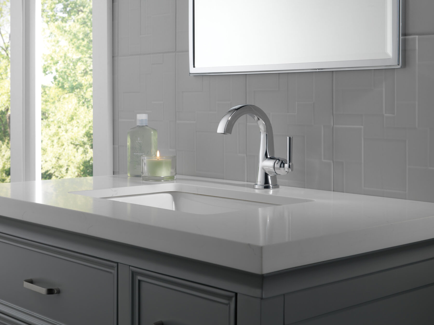 Single Handle Centerset Faucet in Chrome 15891LF Delta Faucet