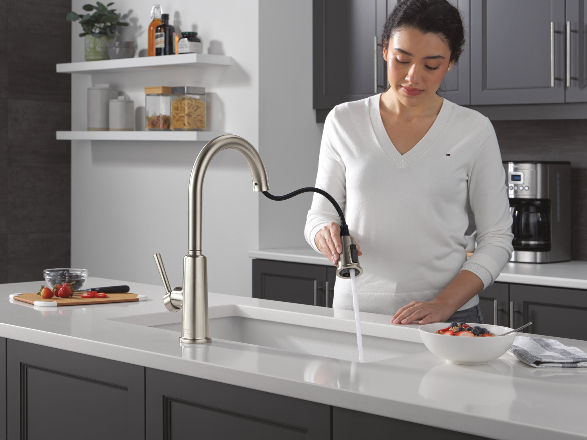 Single Handle Pull-Down Kitchen Faucet in Stainless 19730LF-SS