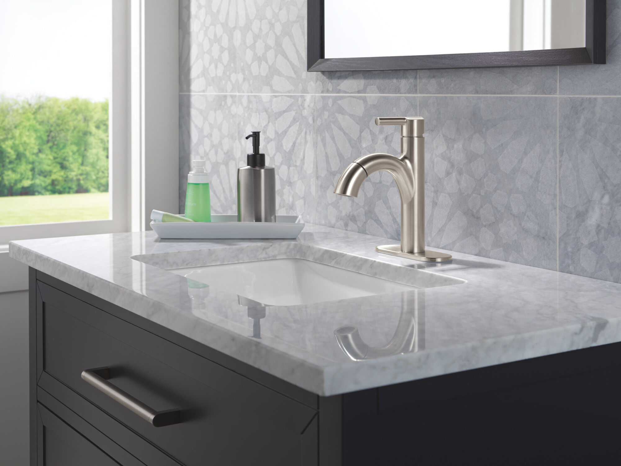 Single Handle Pull-Down Bathroom Faucet in Stainless 15749LF-SSPD