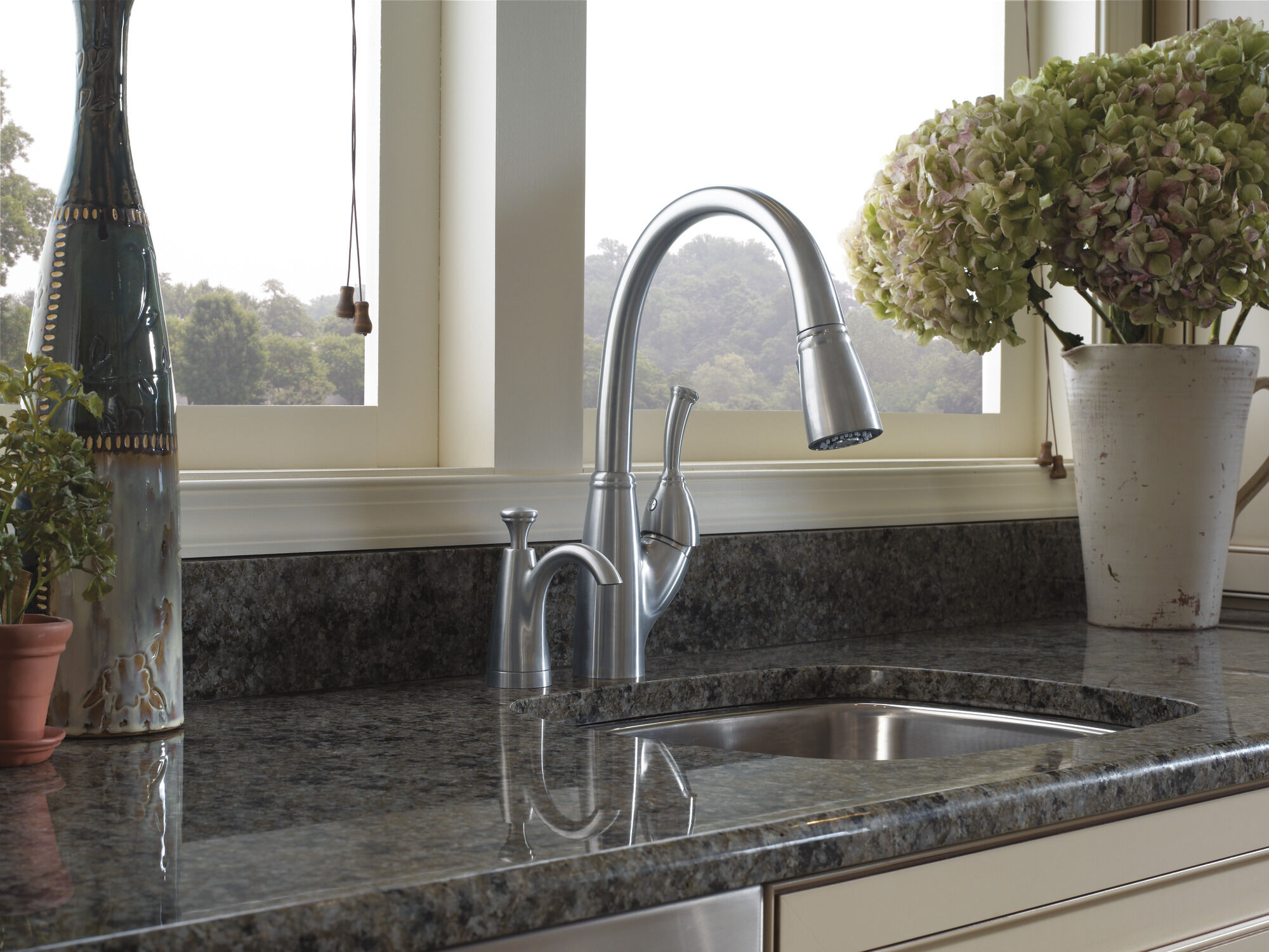 Single Handle Pull-Down Kitchen Faucet in Arctic Stainless 989-AR