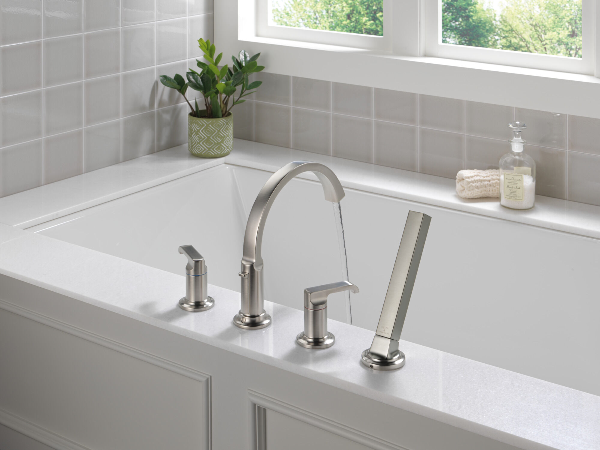 Roman Tub Handles - Lever in Lumicoat® Stainless H588SS-PR | Delta