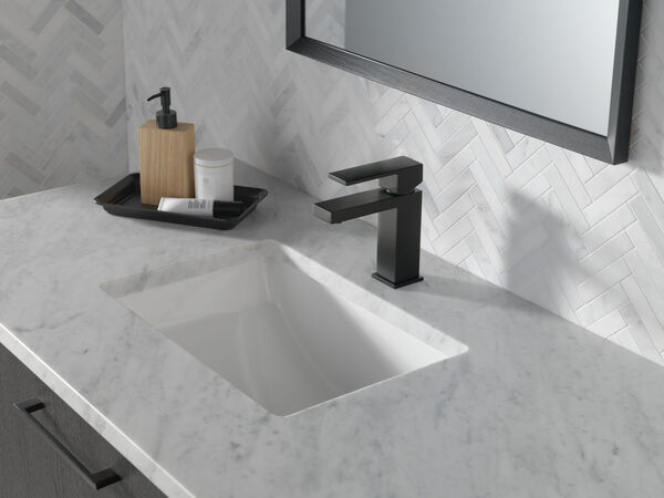 Single Handle Project-Pack Bathroom Faucet in Matte Black 567LF-BLGPM-PP | Delta  Faucet