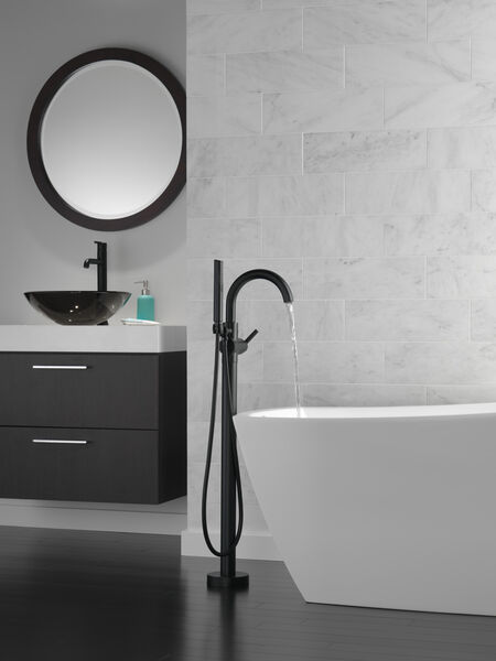 Single Handle Vessel Bathroom Faucet In Matte Black 759 Bl Dst Delta - Sink Faucet Bathroom Black