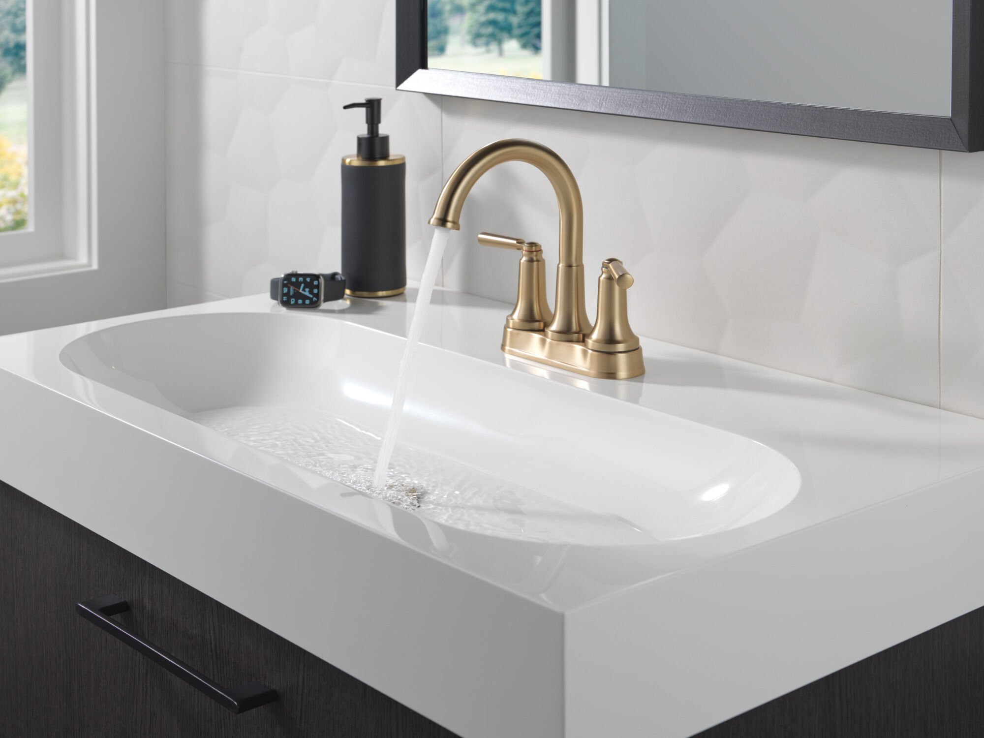 Two Handle Centerset Bathroom Faucet in Champagne Bronze 2535