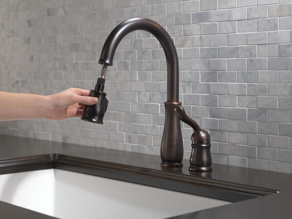 Single Handle Pull-Down Kitchen Faucet