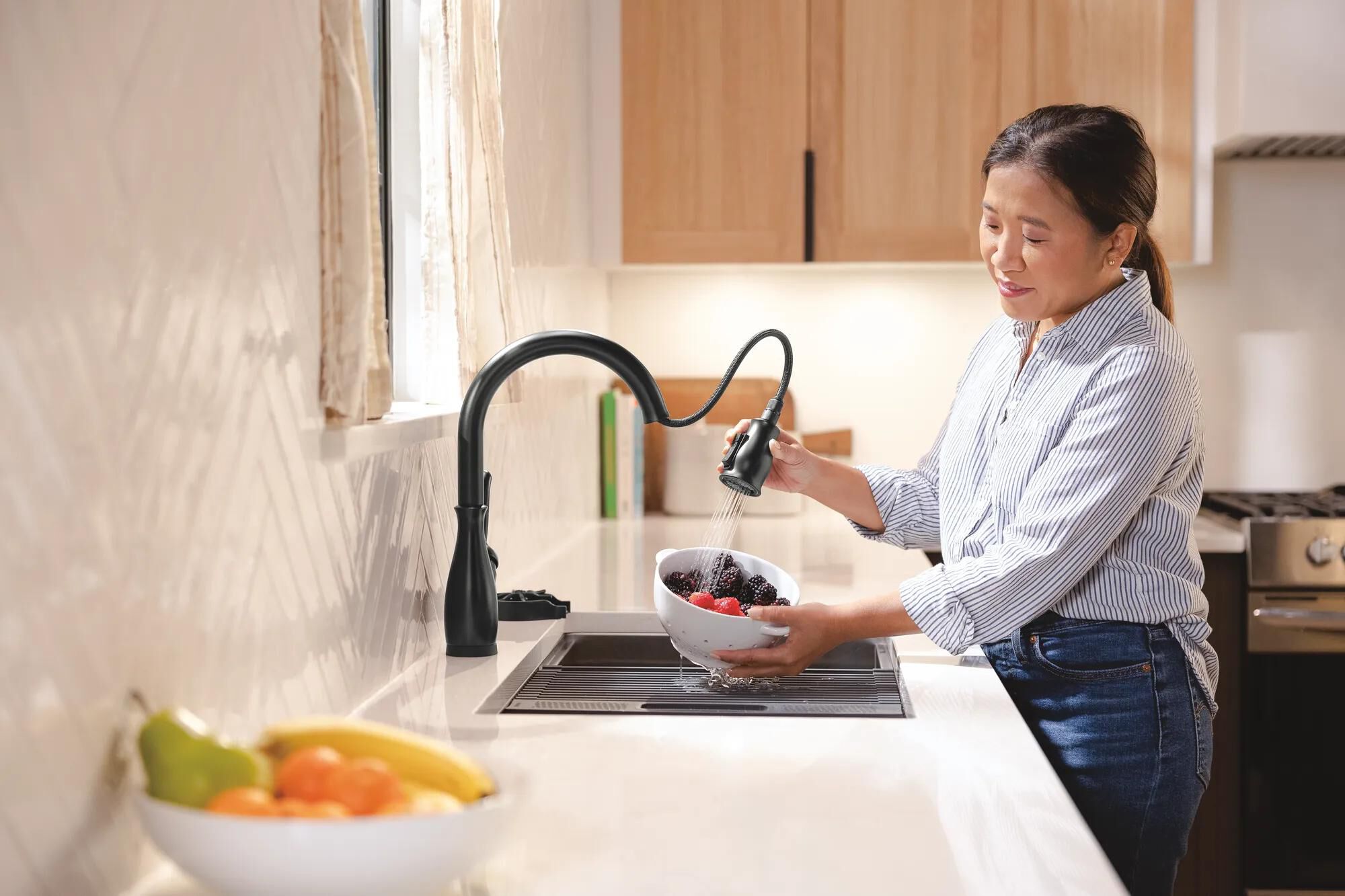 Touch2O with Touchless and VoiceIQ® Technology Single Handle Pull