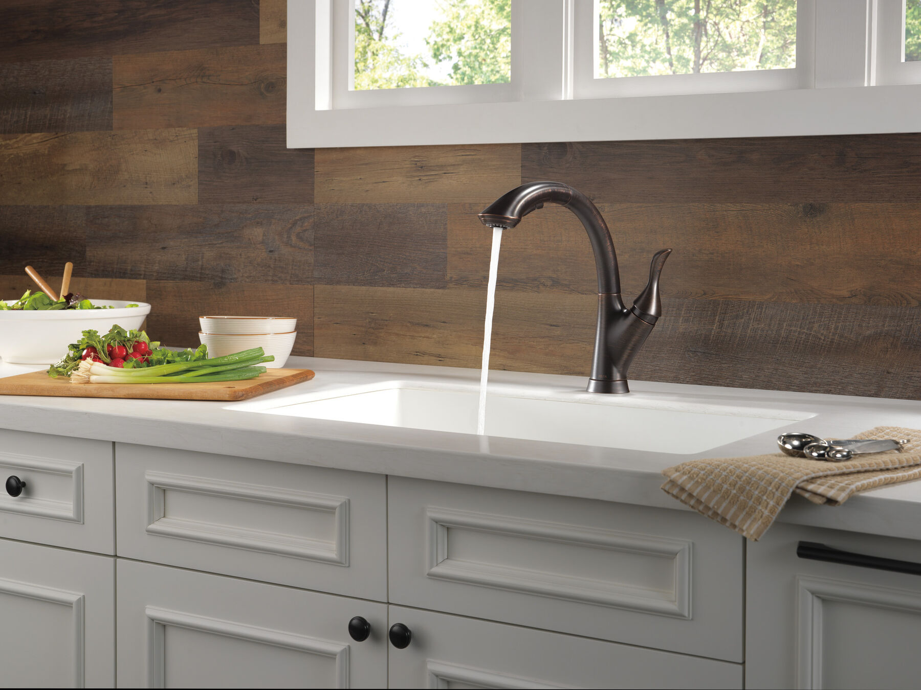 Single Handle PullOut Kitchen Faucet in Bronze 4153RBDST