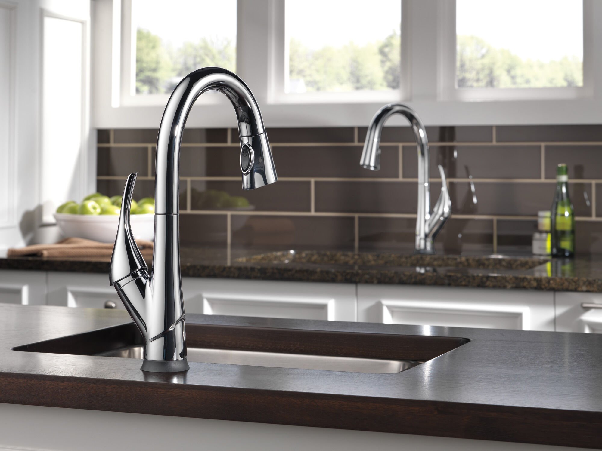 その他 FAUCETWO EGskin1st Single Handle Pull-Down Kitchen Faucet with ShieldSpray