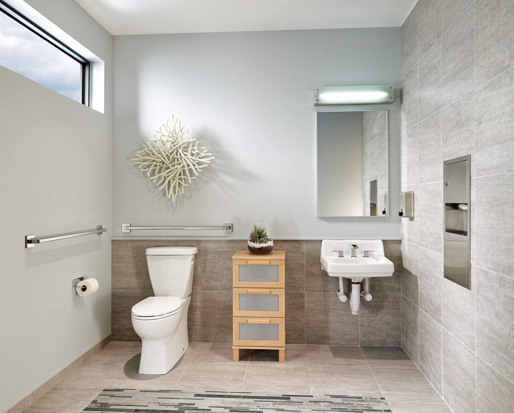 Two Handle Widespread Channel Bathroom Faucet in Chrome — thumbnail 3