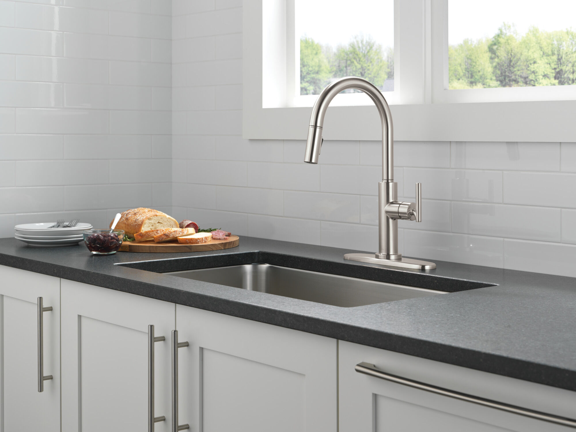 Single Handle Pull-Down Kitchen Faucet in Stainless 19731LF-SS