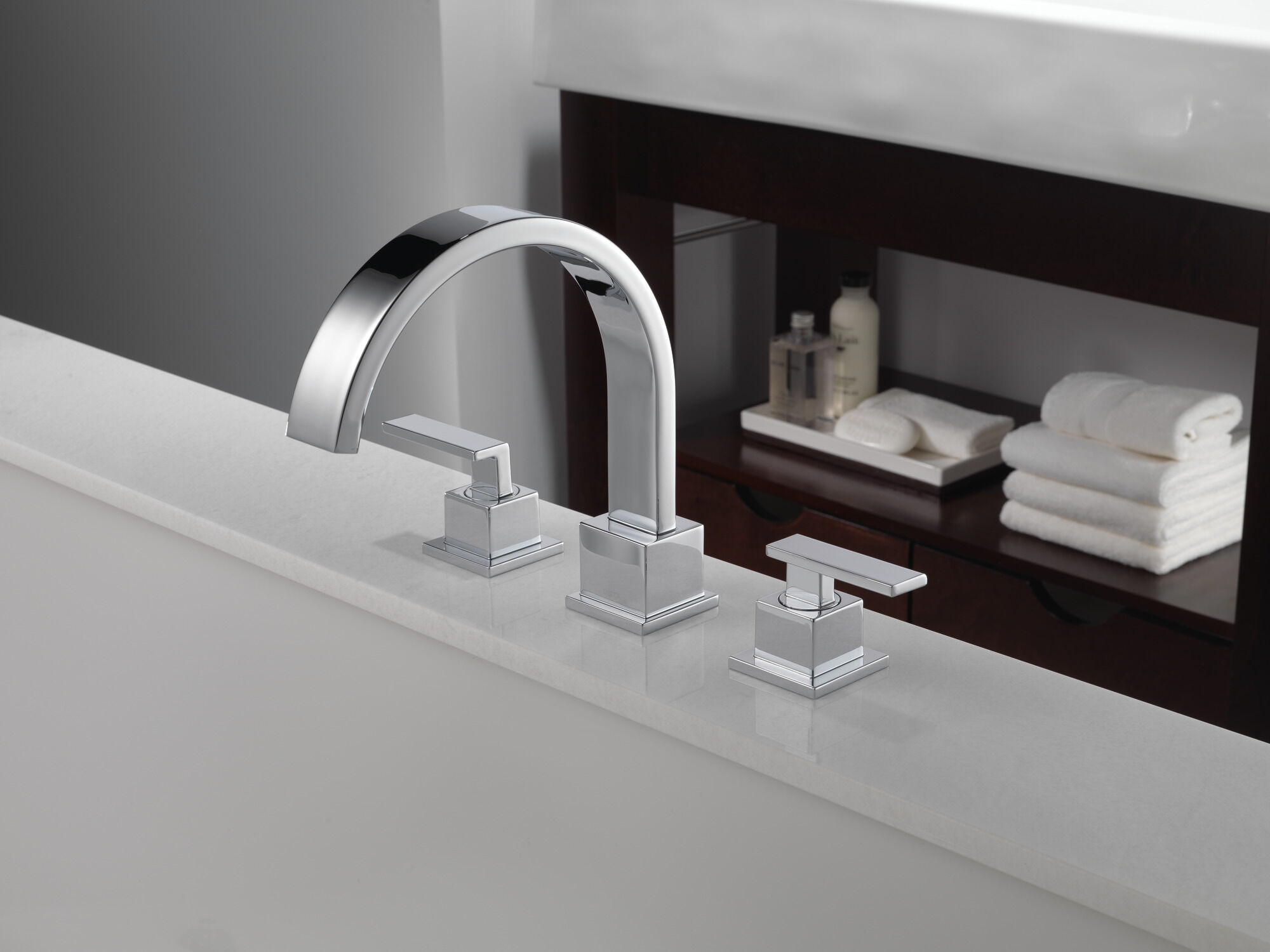 Delta Classic 2-Handle Deck Mount Roman Tub Faucet Trim Only in Chrome 550143 