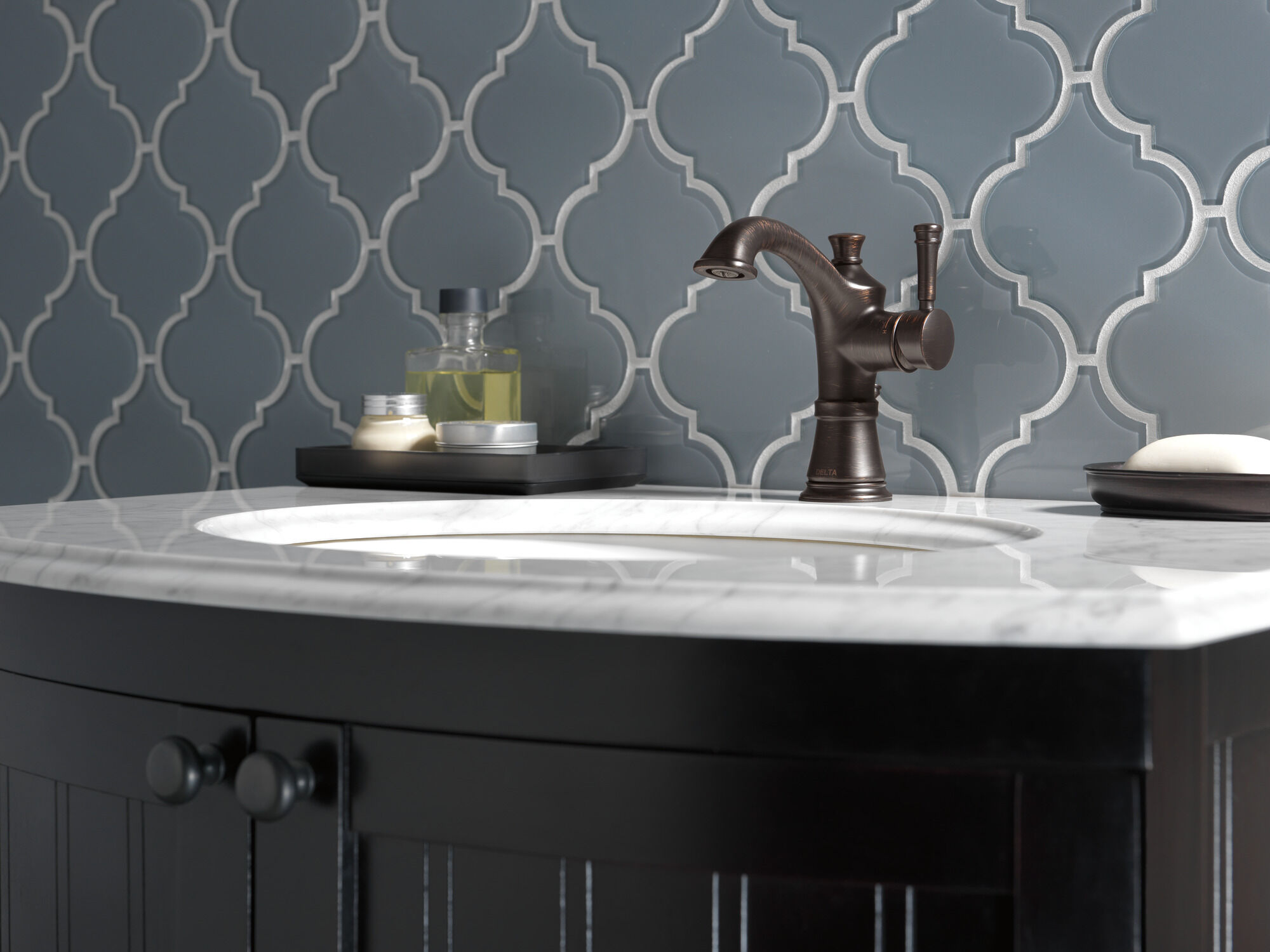 Single Handle Centerset Faucet in Venetian Bronze 15757LF-RB