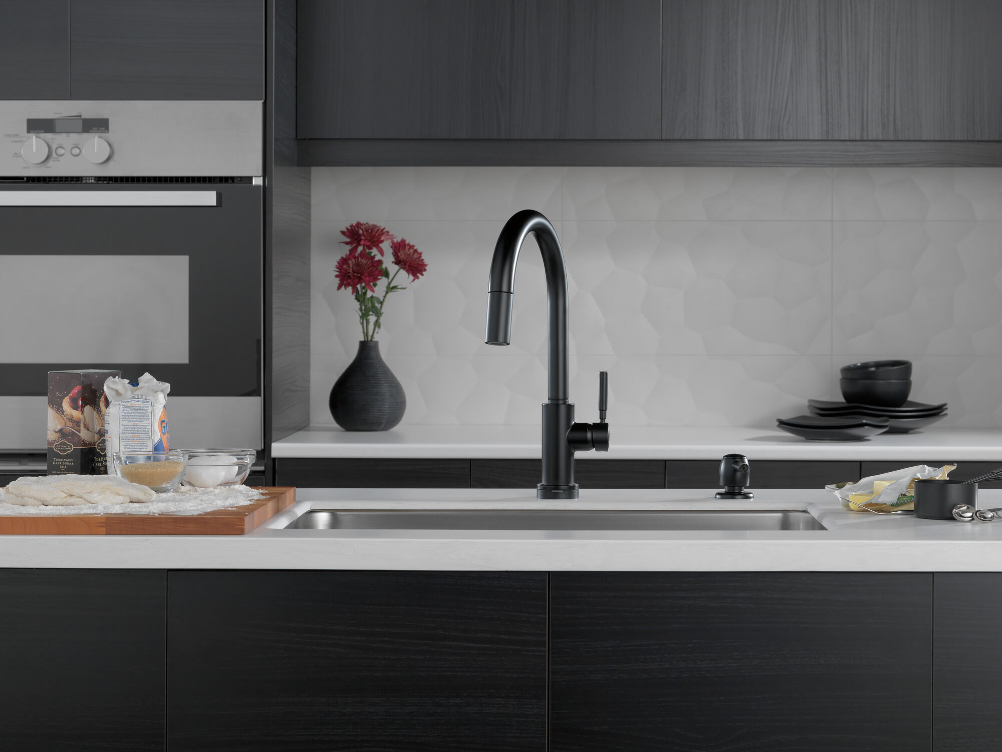 Single Handle Pull-Down Kitchen Faucet with Touch2O® Technologyand