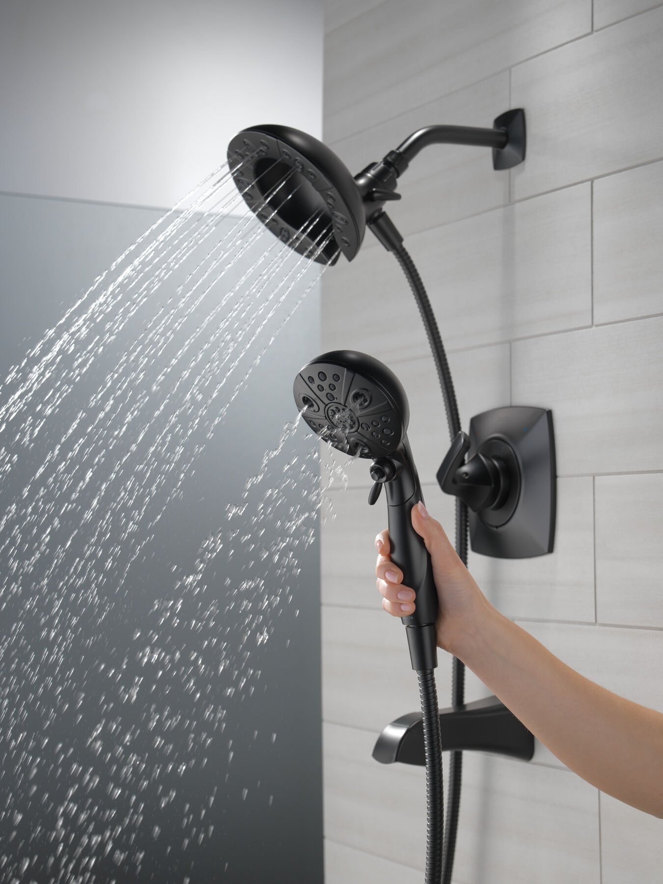 Monitor® 14 Series Tub and Shower with In2ition® Two-in-One Shower  