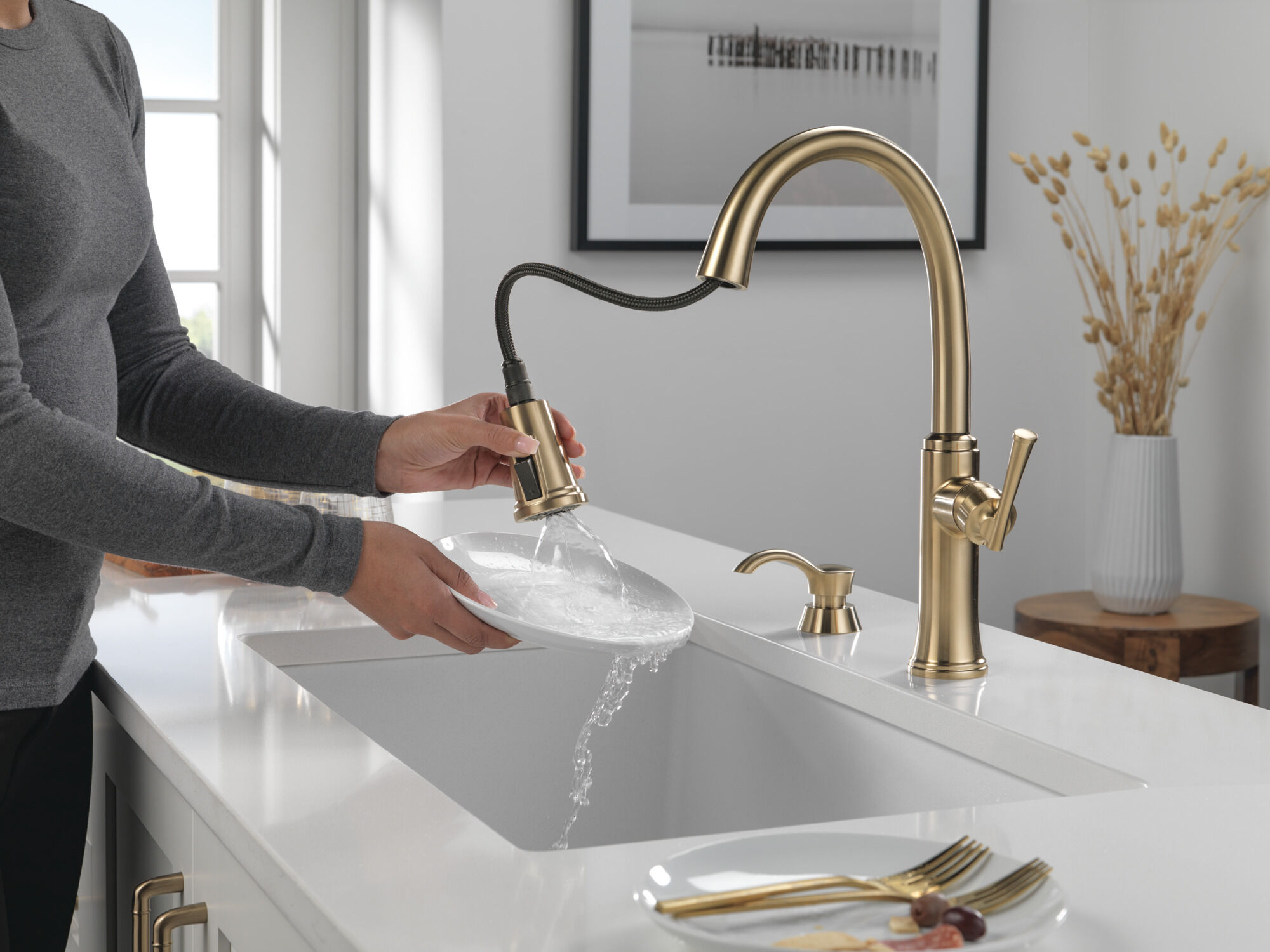 Pull-Down Kitchen Faucet 1L w/Soap Disp (Recertified) in Champagne