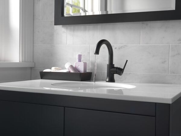 Single Handle Bathroom Faucet In Matte Black 559ha Bl Dst Delta - Sink Faucet Bathroom Black