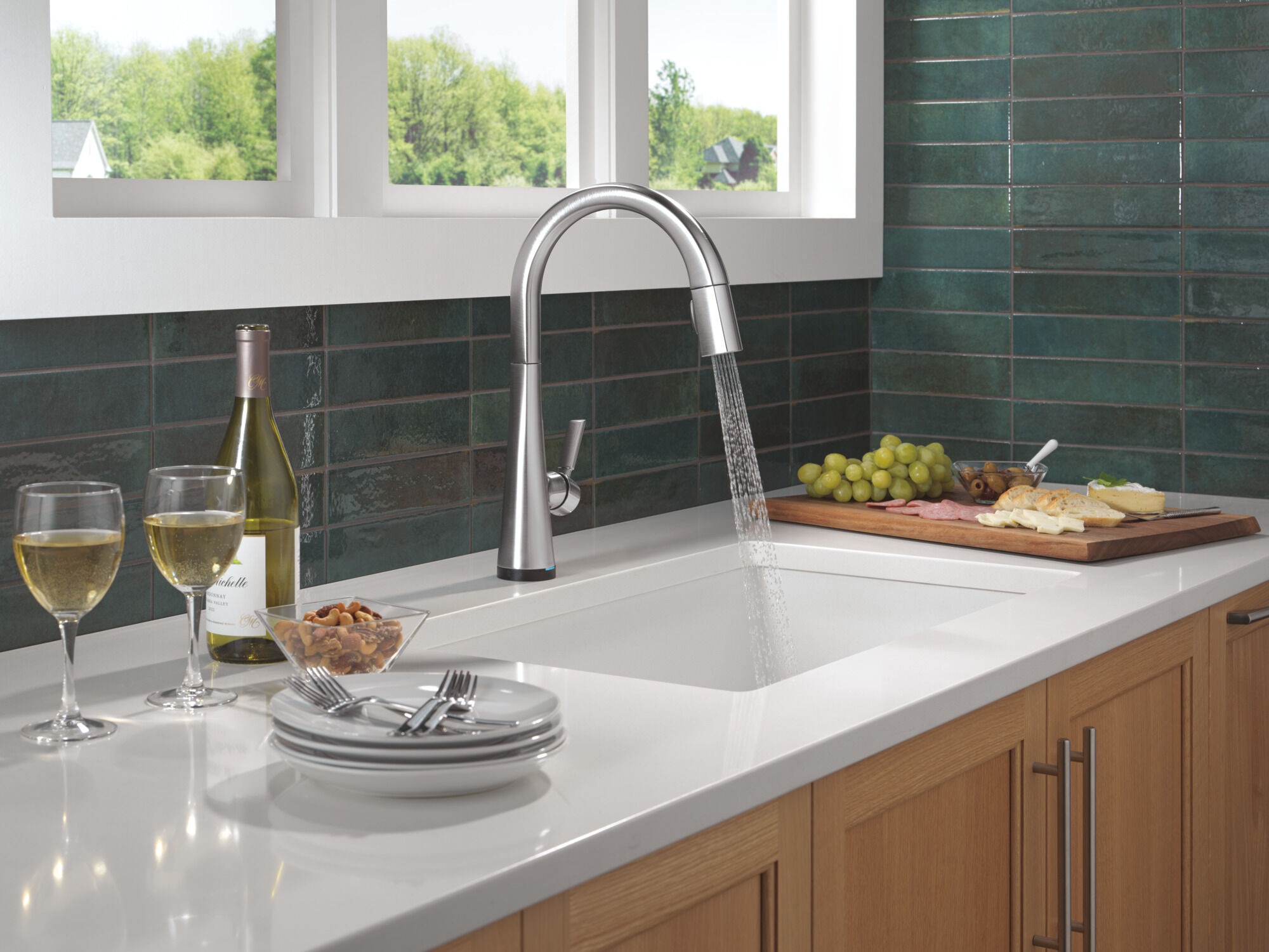 Touch2O® Technology Kitchen Faucet with Touchless Technology in