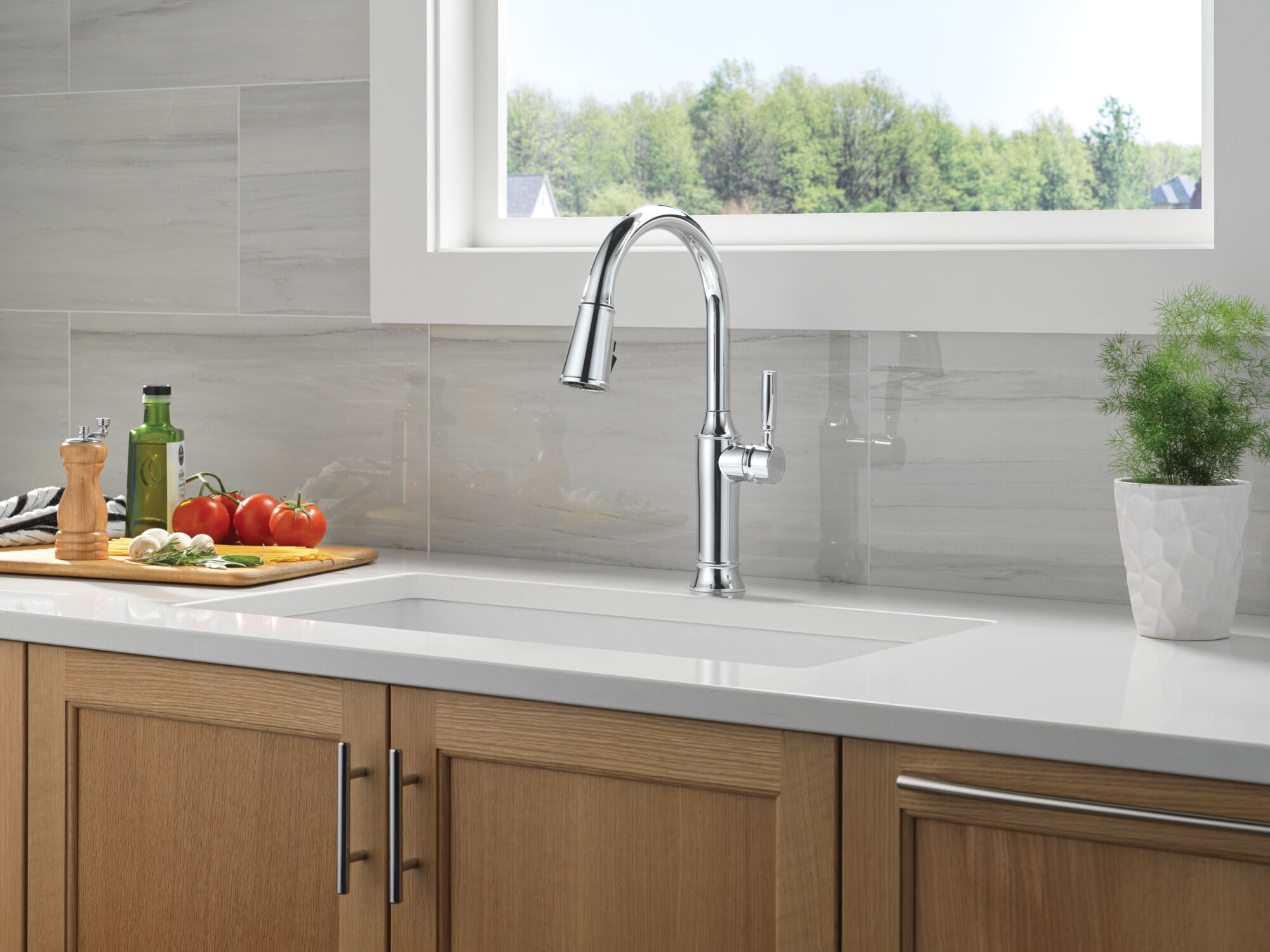 Single Handle Pull-Down Kitchen Faucet in Lumicoat® Chrome 9184-PR