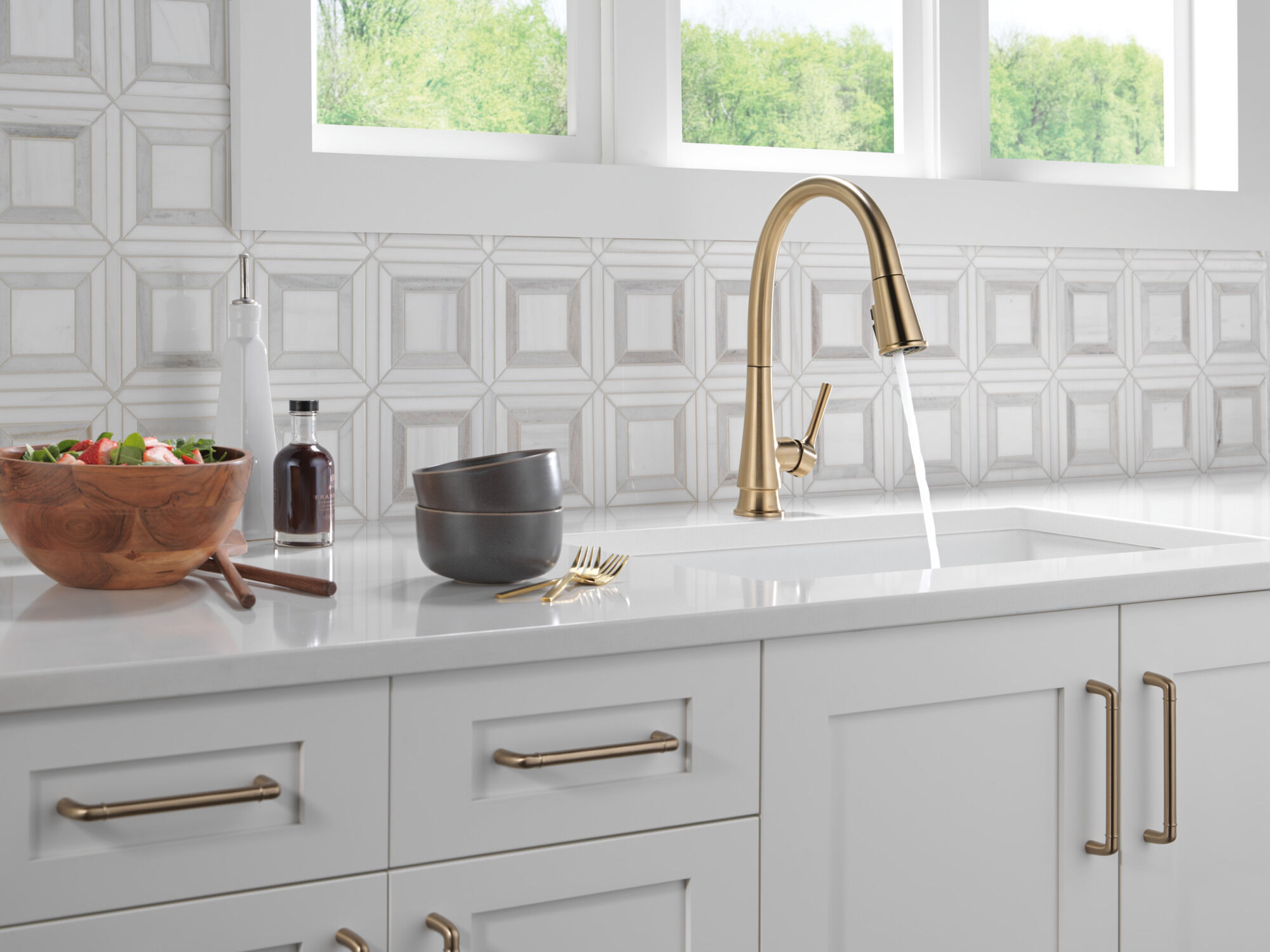 Single Handle Pull-Down Kitchen Faucet with ShieldSpray