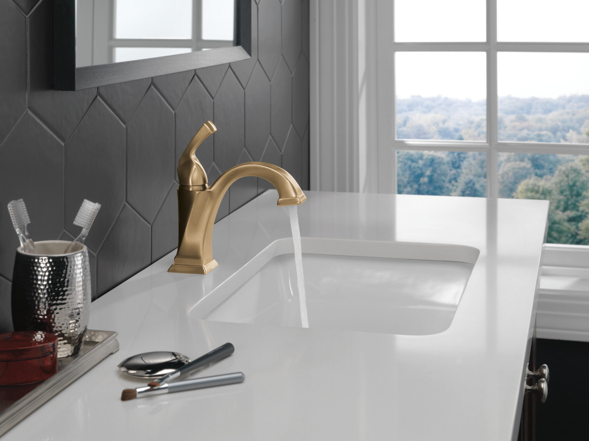 Single Handle Bathroom Faucet in Champagne Bronze 551-CZ-DST