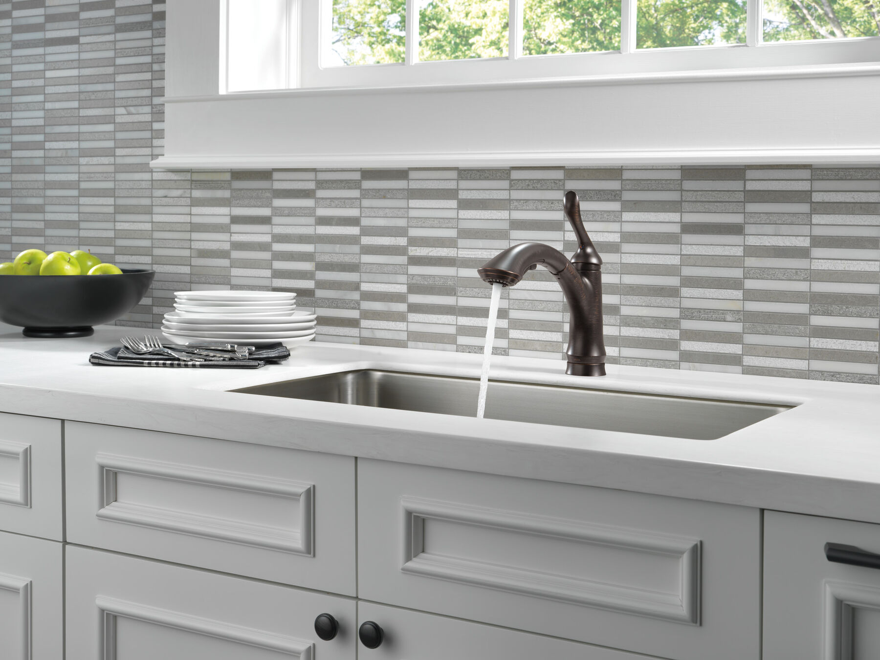 Single Handle PullOut Kitchen Faucet in Bronze 4353RBDST