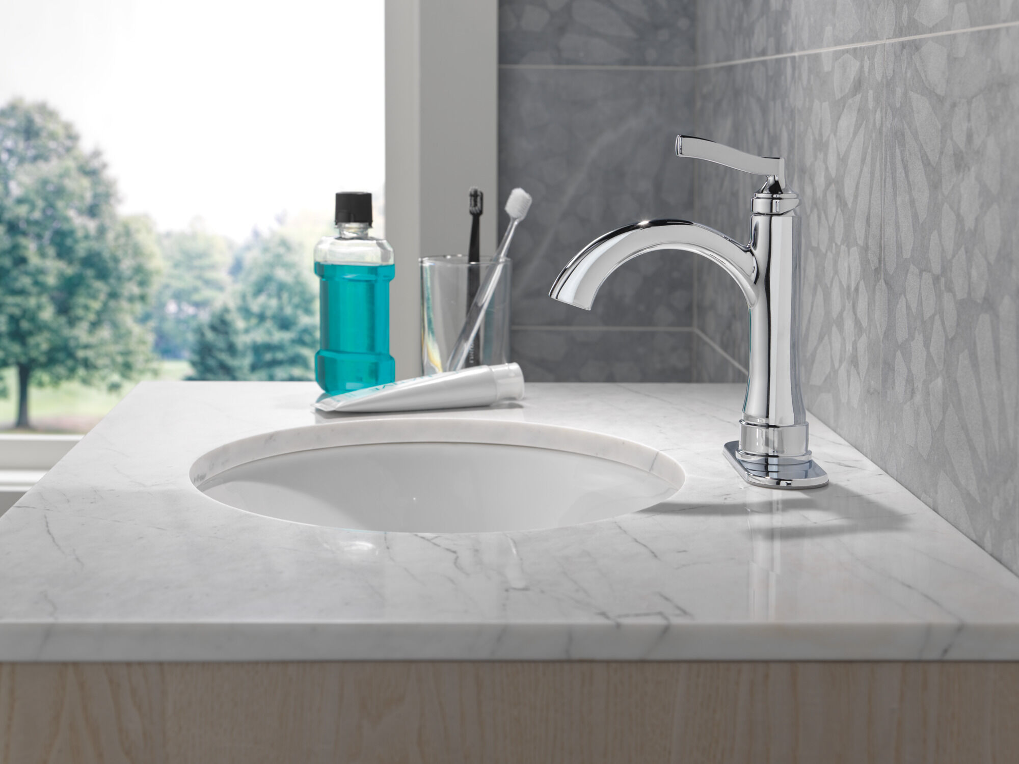 Single Handle Bathroom Faucet in Chrome 15822LF | Delta Faucet