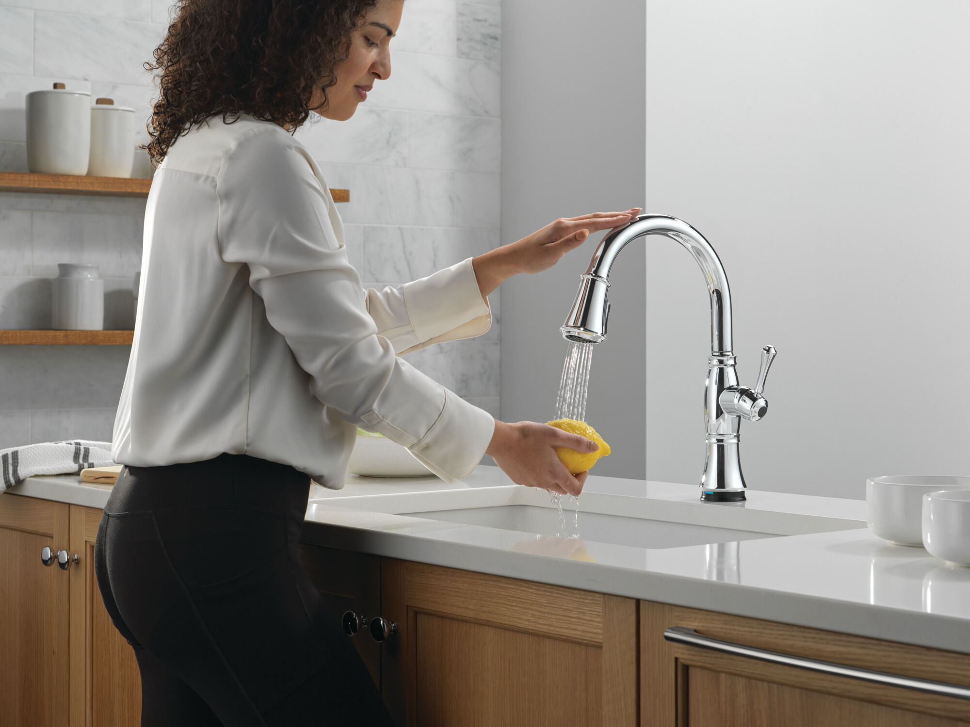 Touch2O® Technology Kitchen Faucet with Touchless Technology in