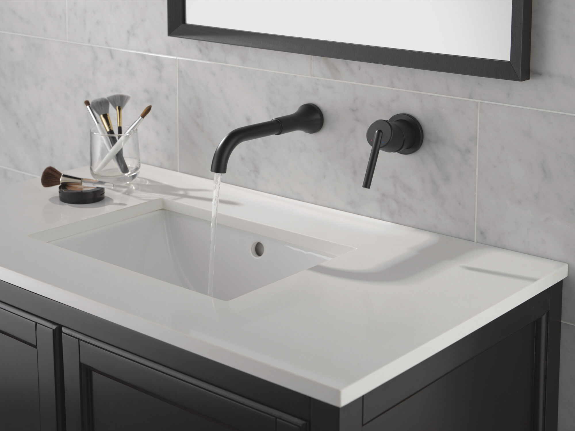 Towel Ring in Matte Black 759460-BL | Delta Faucet