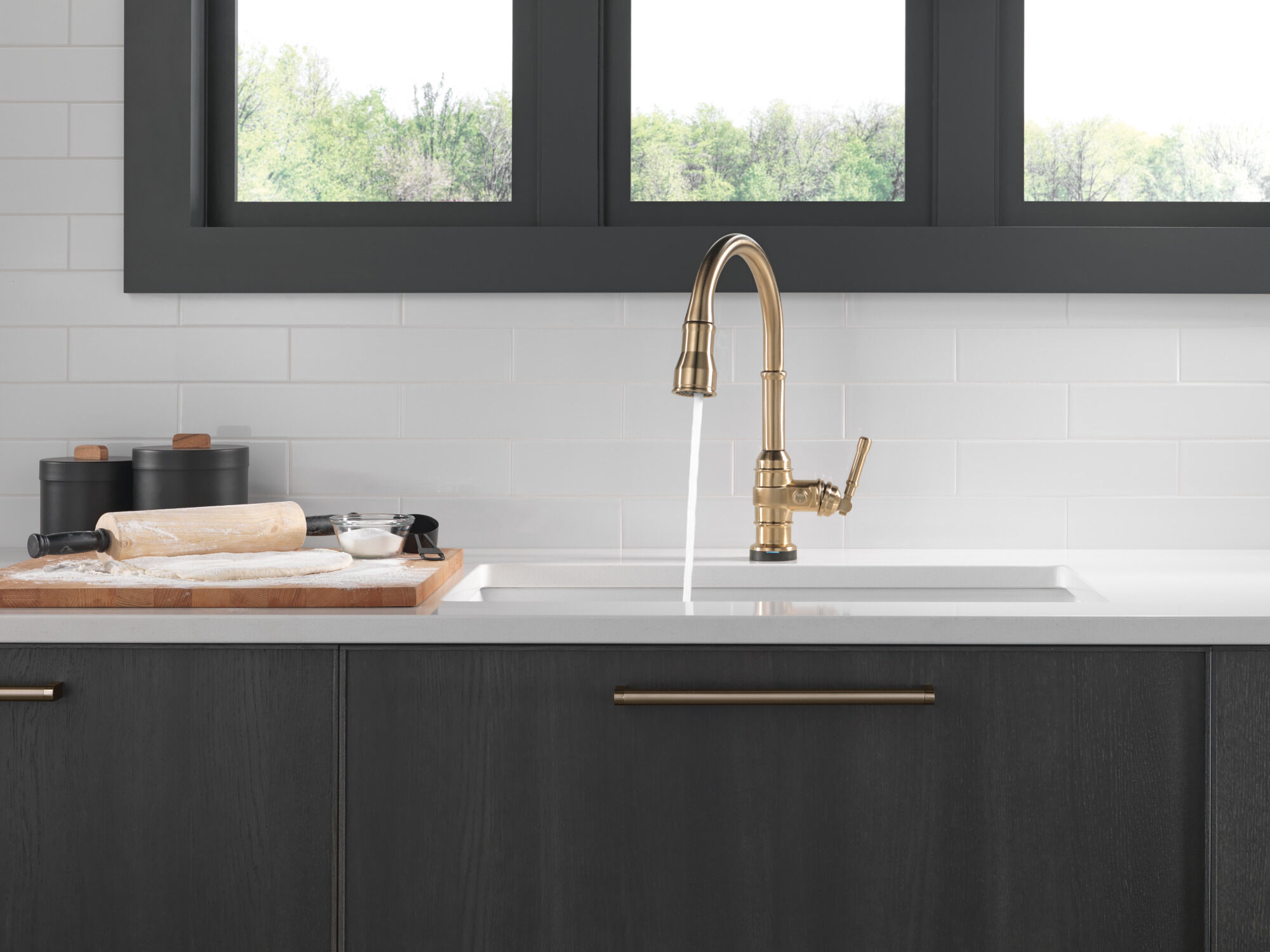 Single Handle Pull-Down Kitchen Faucet With Touch2O® Technology in