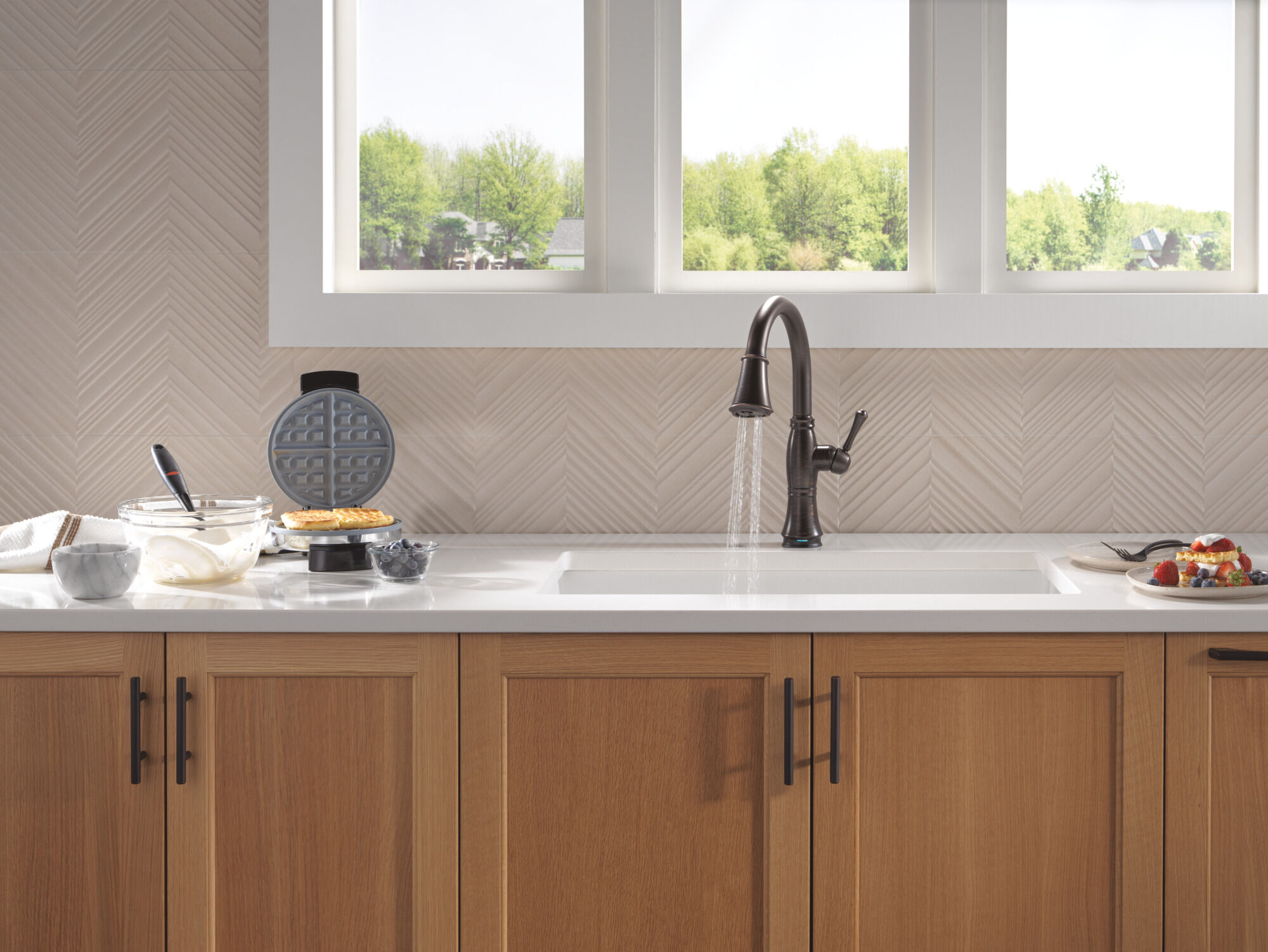 Touch2O® Technology Kitchen Faucet with Touchless Technology in