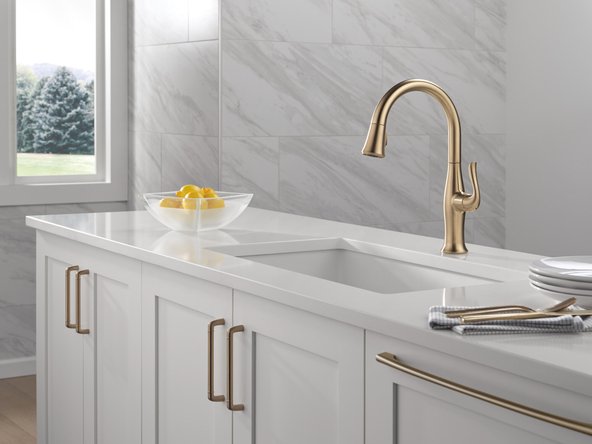 Single Handle Pull-Down Kitchen Faucet in Champagne Bronze 19729LF
