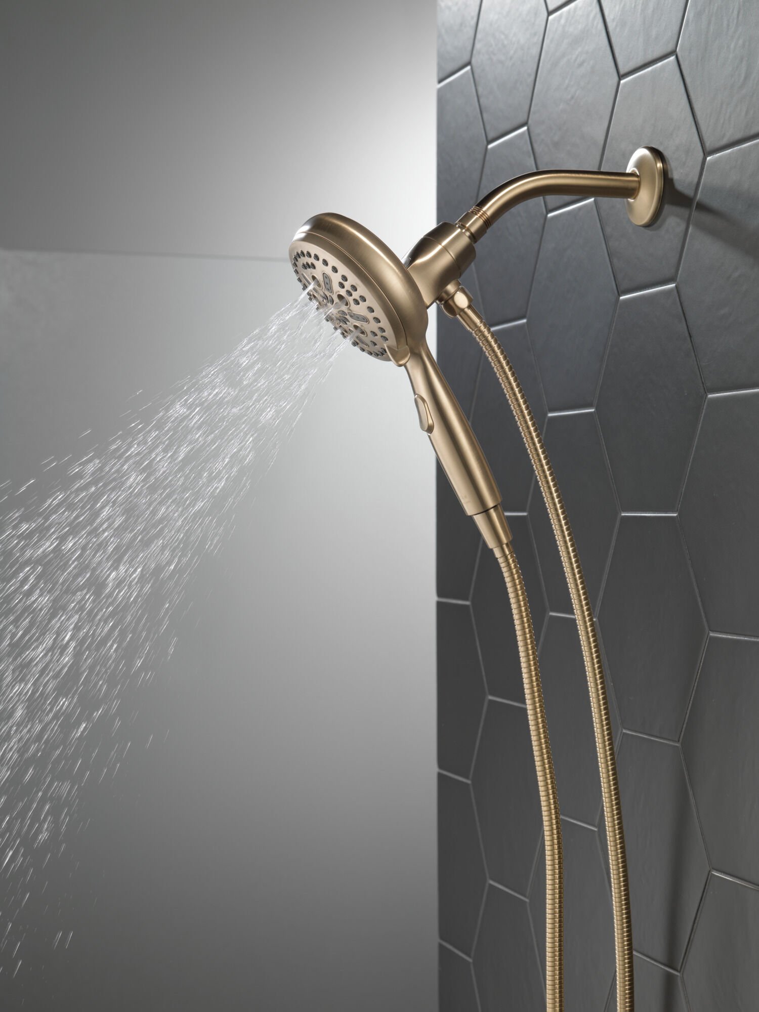 砂金（24K） STALVEY Launches The First-Ever 24kt Gold Crocodile Skin Handbag