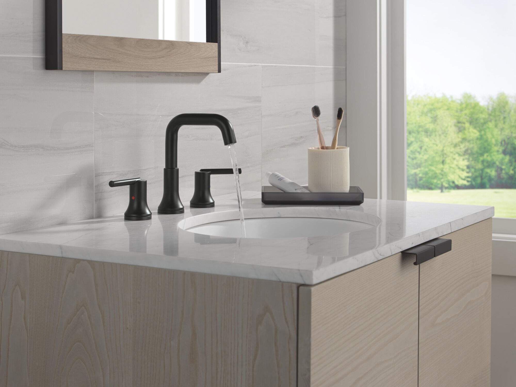 Two Handle Widespread Bathroom Faucet in Matte Black 3554-BLMPU